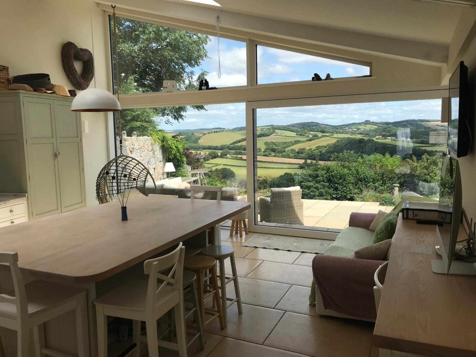 Holiday home Remote Thatch On Dartmoor With Hot Tub *